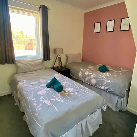 Cosy Cottage With Free Parking Close To Airport エディンバラ エクステリア 写真
