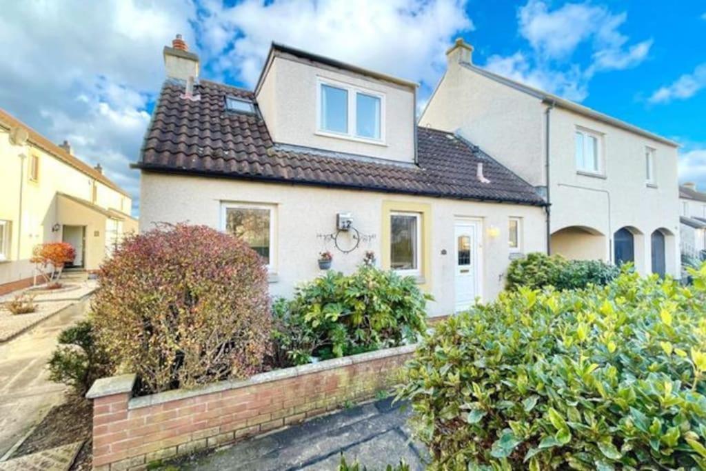Cosy Cottage With Free Parking Close To Airport エディンバラ エクステリア 写真
